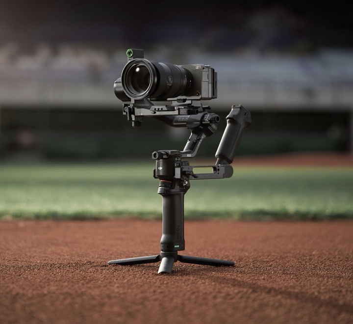 DJI RS 5 Gimbal Combo Kit with AI Tracking Module - Image 2